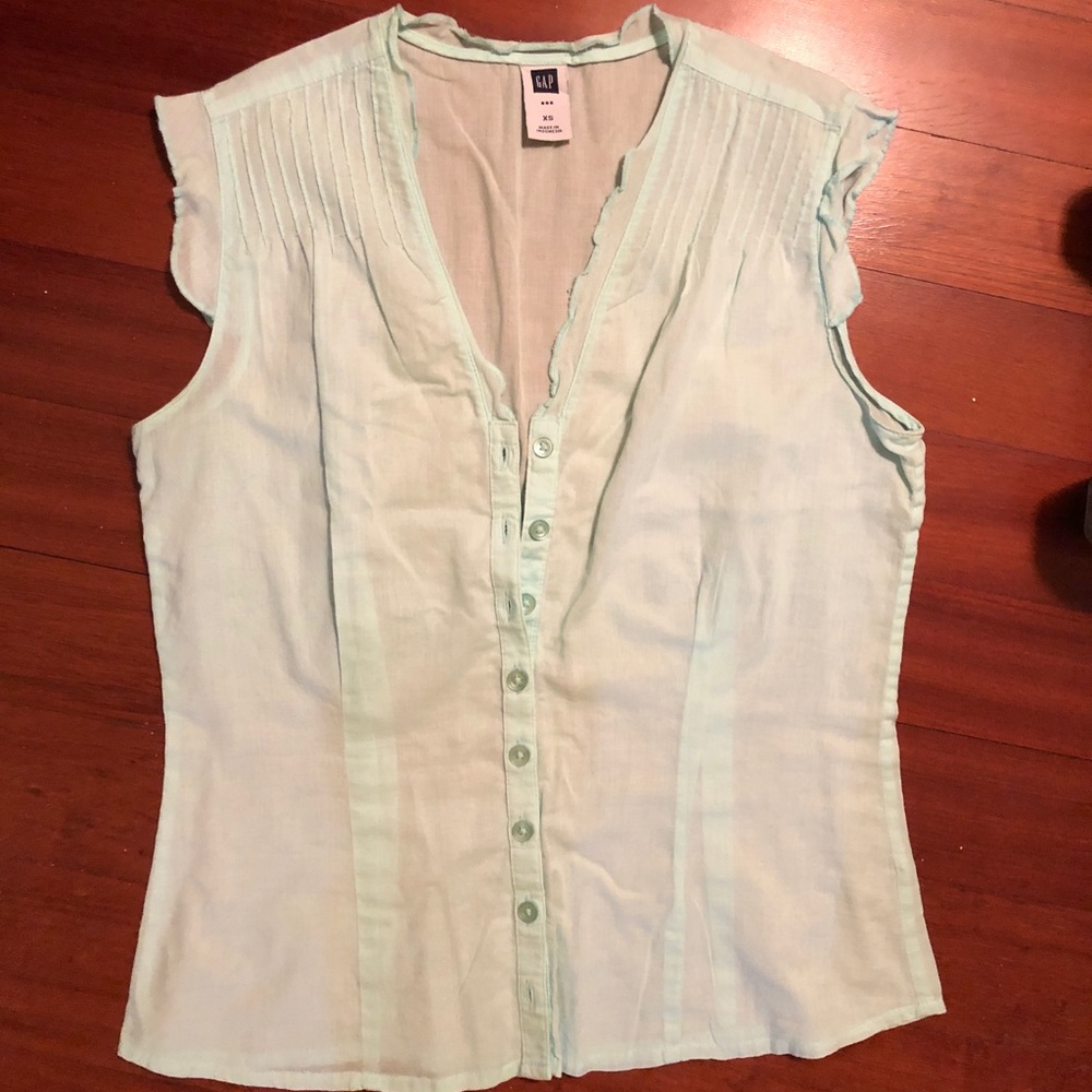GAP XS sleeveless blouse